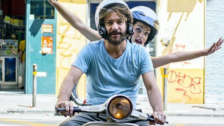 Una scena tratta dal film A Napoli non piove mai