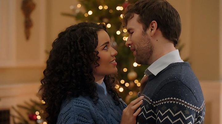 Una scena tratta dal film A Merry Royal Christmas