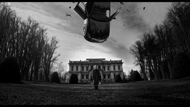 Una scena tratta dal film The Complex Forms