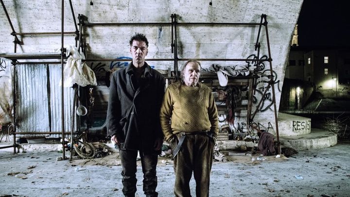 Una scena tratta dal film Bassifondi