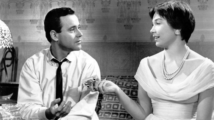 Una scena tratta dal film L'appartamento