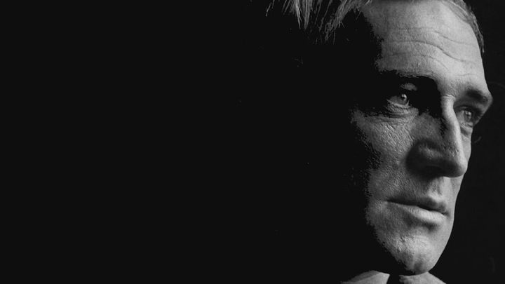 Una scena tratta dal film The Ghost of Richard Harris