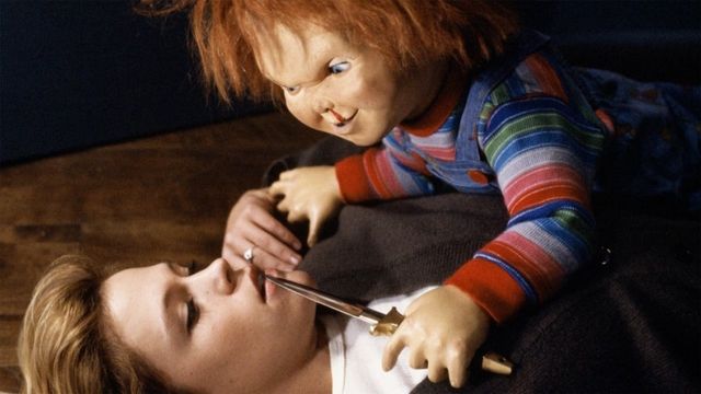 Una scena tratta dal film La bambola assassina 2