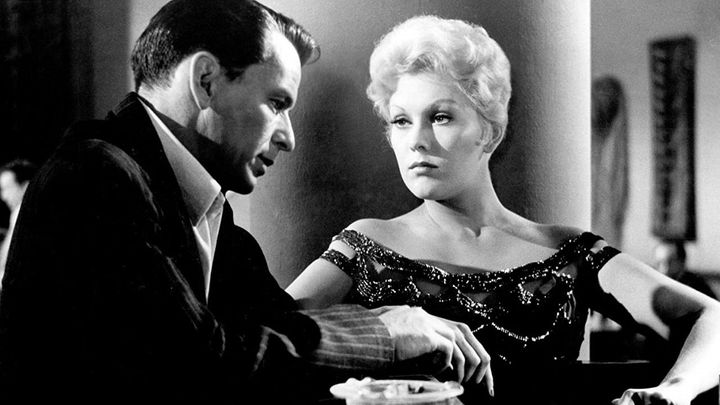 Una scena tratta dal film L'uomo dal braccio d'oro