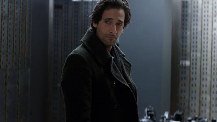 Una scena tratta dal film Manhattan Night