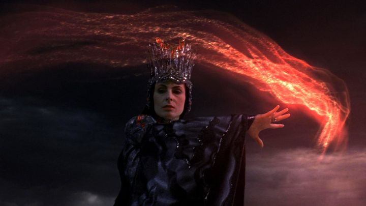 Una scena tratta dal film Il maestro e la pietra magica