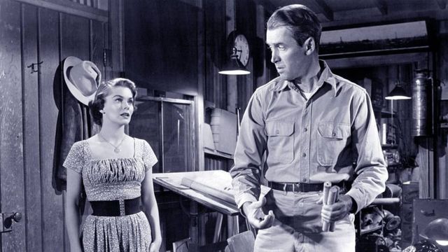 Una scena tratta dal film La baia del tuono