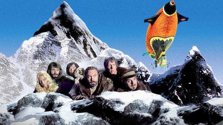 Una scena tratta dal film L'isola sul tetto del mondo
