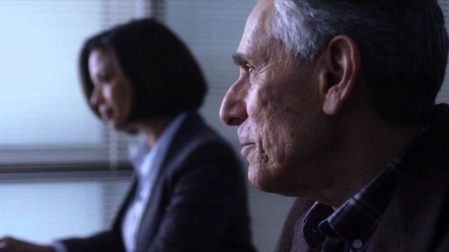 Una scena tratta dal film Doppio inganno