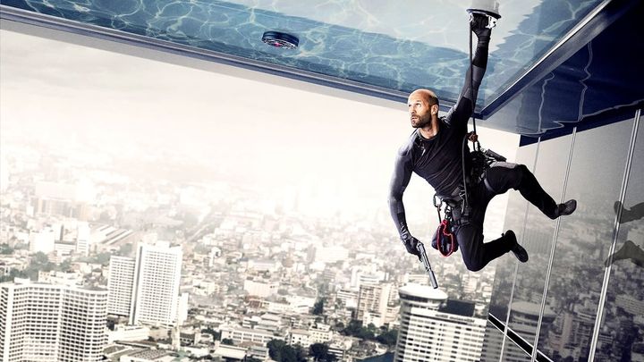 Una scena tratta dal film Mechanic: Resurrection