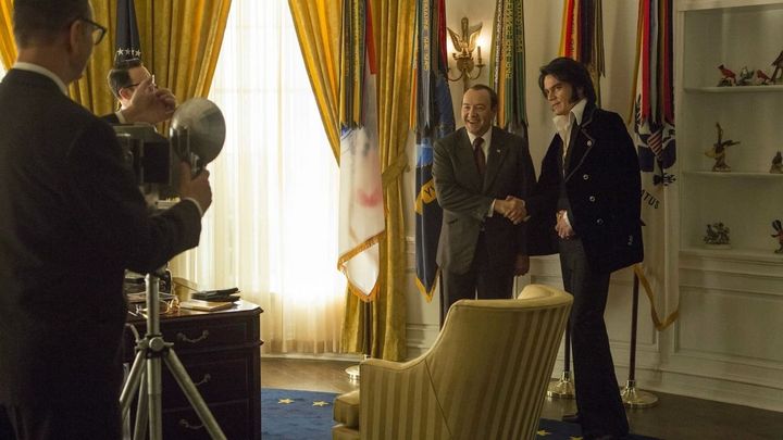 Una scena tratta dal film Elvis & Nixon