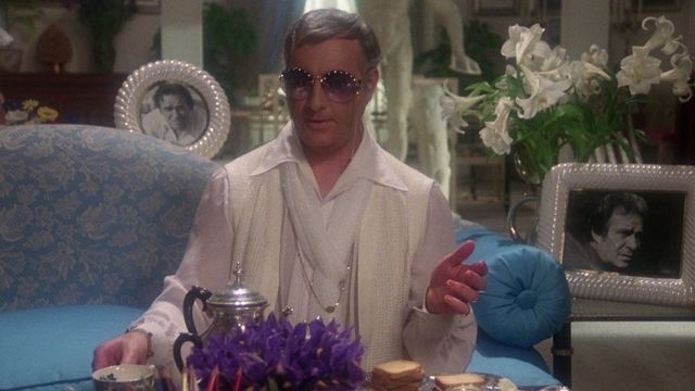 Una scena tratta dal film Il vizietto II