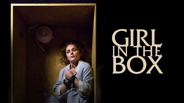 Una scena tratta dal film La ragazza nella scatola