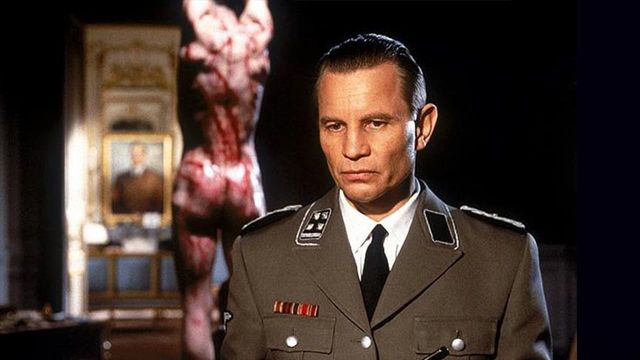 Una scena tratta dal film Normandia: passaporto per morire