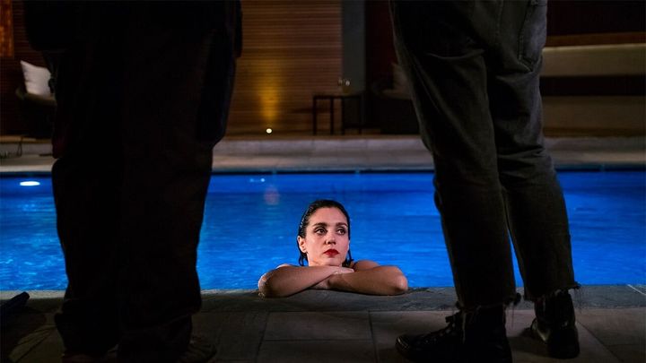 Una scena tratta dal film Tensione superficiale