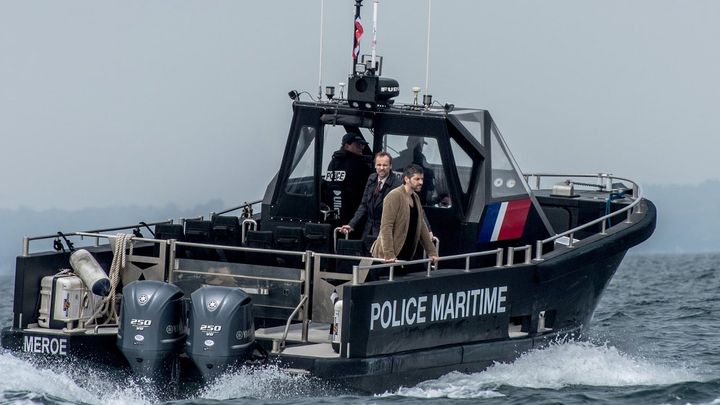 Una scena tratta dal film Il commissario Dupin: Alta marea