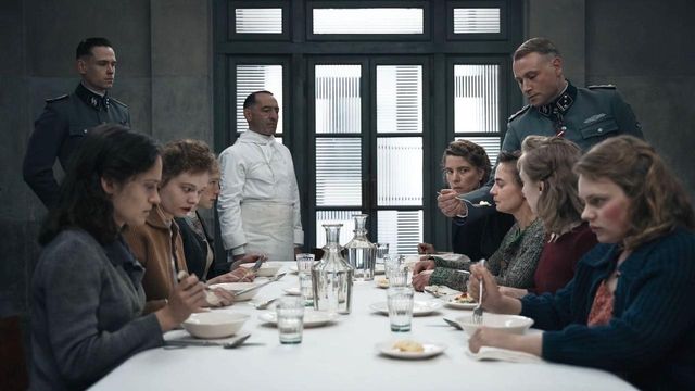 Una scena tratta dal film Le assaggiatrici