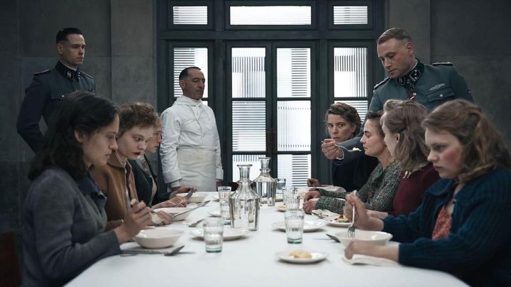 Una scena tratta dal film Le assaggiatrici