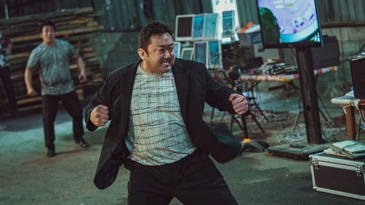 Una scena tratta dal film The Roundup