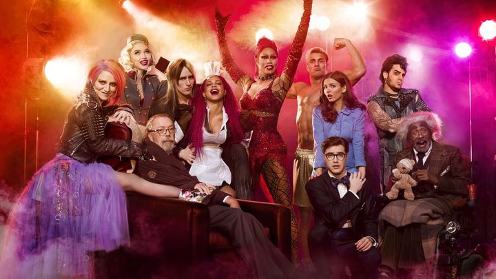Una scena tratta dal film The Rocky Horror Picture Show: Let's Do the Time Warp Again