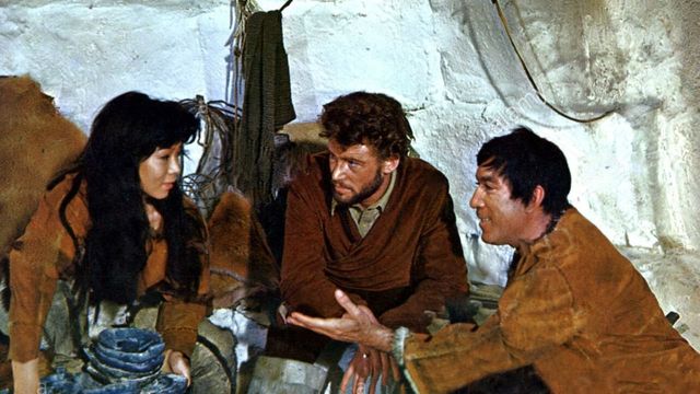 Una scena tratta dal film Ombre Bianche