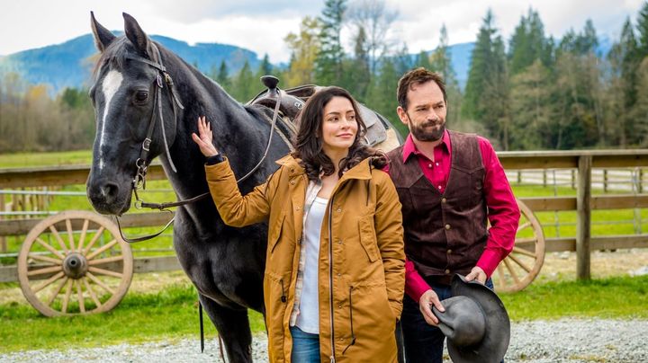 Una scena tratta dal film Love in Paradise