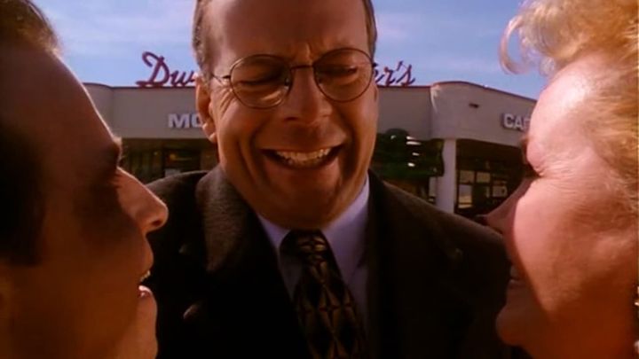 Una scena tratta dal film La colazione dei campioni
