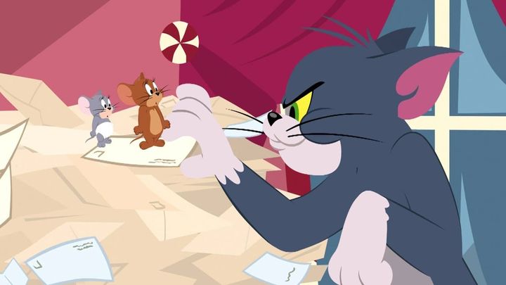 Una scena tratta dal film Tom & Jerry: Piccoli aiutanti di Babbo Natale
