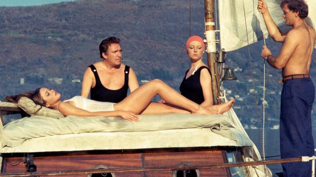Una scena tratta dal film La stanza del vescovo