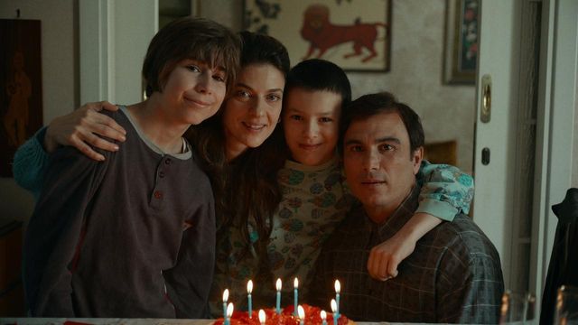 Una scena tratta dal film Familia