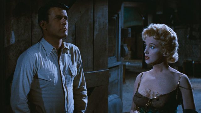 Una scena tratta dal film Fermata d'autobus