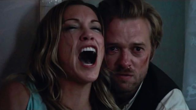 Una scena tratta dal film 10050 Cielo Drive