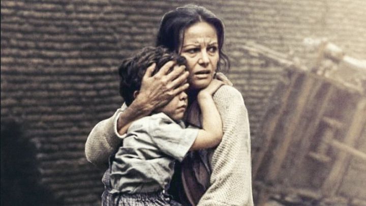 Una scena tratta dal film La storia