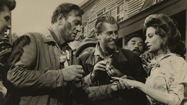 Una scena tratta dal film Pugni, pupe e pepite