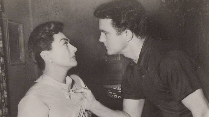 Una scena tratta dal film Foglie d'autunno