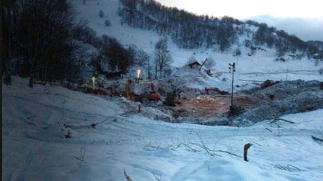 Una scena tratta dal film Rigopiano: voci dal gelo