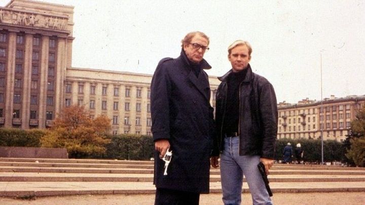 Una scena tratta dal film All'inseguimento della morte rossa