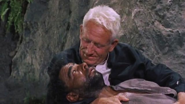 Una scena tratta dal film Il diavolo alle 4