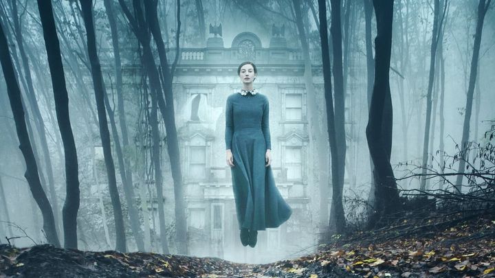 Una scena tratta dal film The Lodgers - Non infrangere le regole