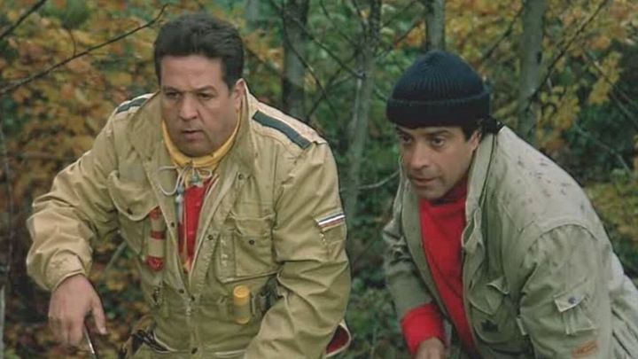 Una scena tratta dal film Noi uomini duri