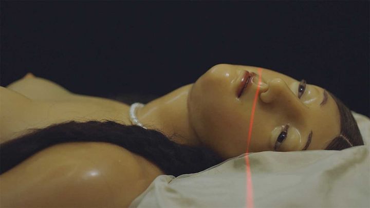 Una scena tratta dal film Almost Human