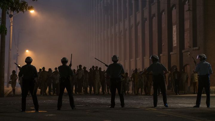 Una scena tratta dal film Detroit
