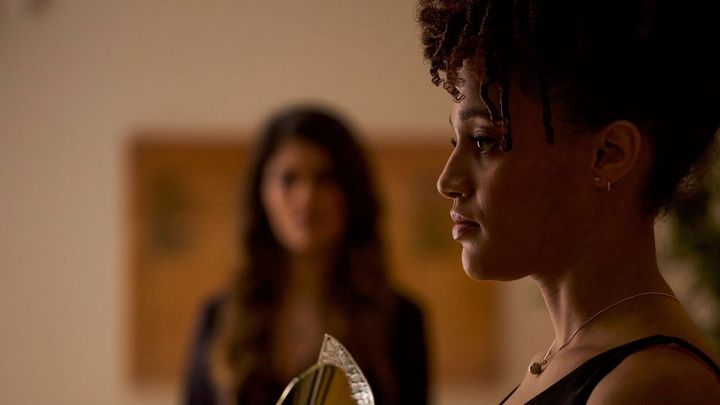 Una scena tratta dal film La gemella cattiva