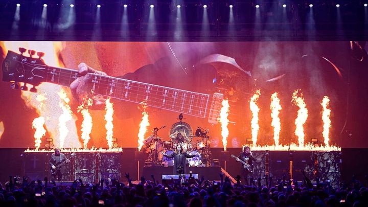 Una scena tratta dal film Black Sabbath: The End of The End