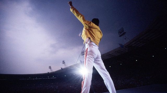 Una scena tratta dal film Freddie Mercury: The Great Pretender