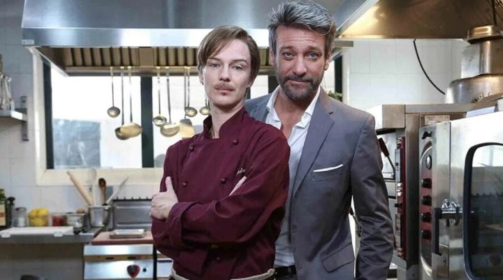 Una scena tratta dal film Basta un paio di baffi