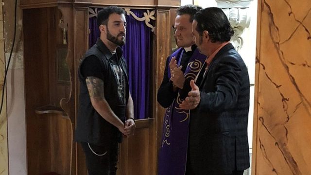 Una scena tratta dal film Din Don - Una parrocchia in due