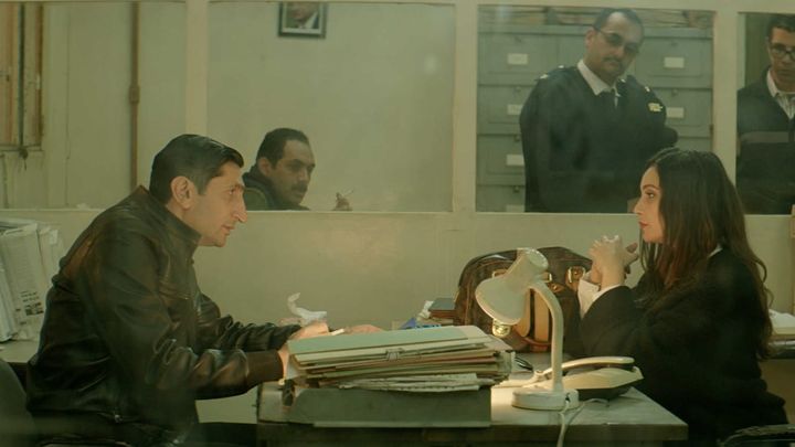 Una scena tratta dal film Omicidio al Cairo