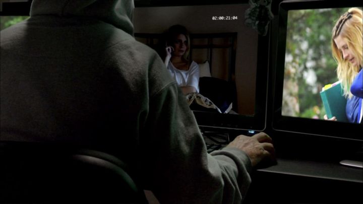 Una scena tratta dal film Cyberstalker - Connessioni pericolose