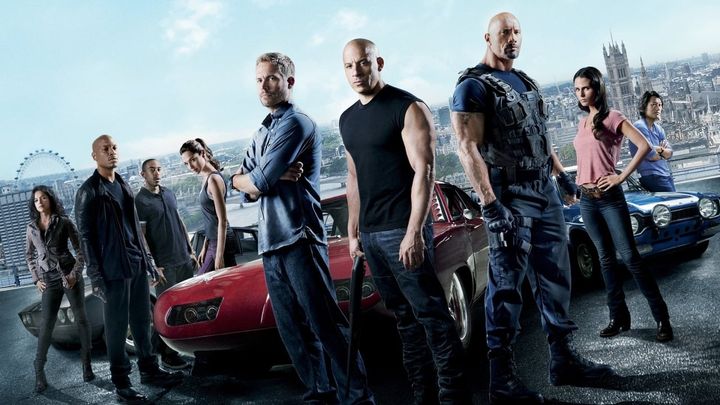 Una scena tratta dal film Fast & furious 6